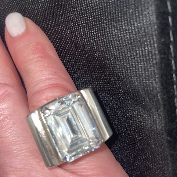 Big bling costume ring - Picture 2 of 6